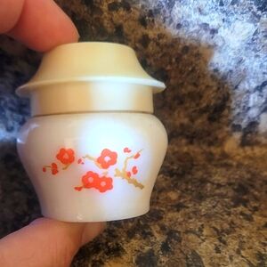 Vintage 1970s Avon IMPERIAL GARDEN Cream Sachet .66oz Glass Jar Japan
